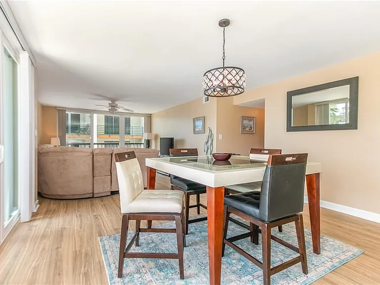 400 Island Way #212 — Photo 3