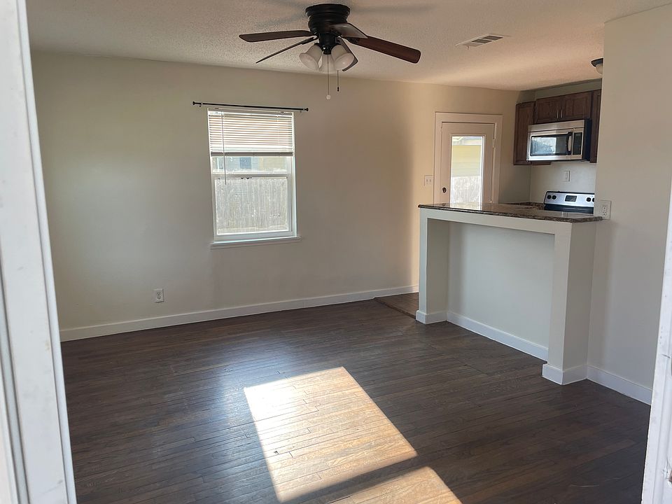 1st image of 1413 College St