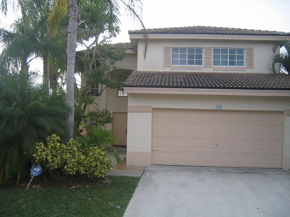 1st image of 420 SW 203rd Ave