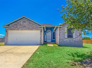 106 Willow Dr, Hutto, TX 78634