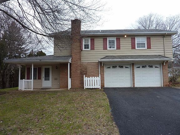 4th image of 164 Garden City Dr