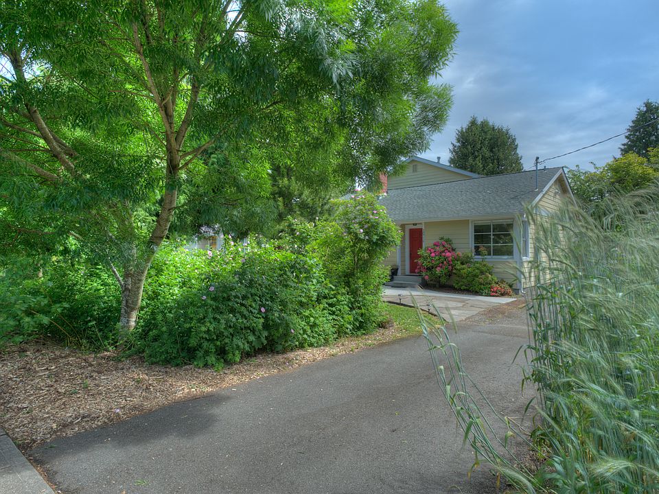 1st image of 10714 Phinney Ave N