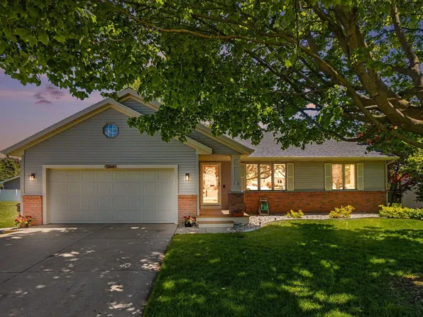 7368 Cherry Ave, Jenison, MI 49428