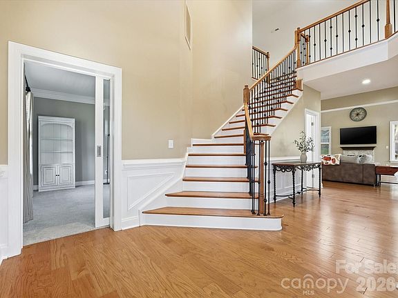 5th image of 2317 Riverbank Rd