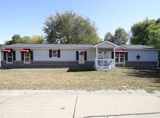 10932 Hunters Creek Dr, Lebanon, IL 62254