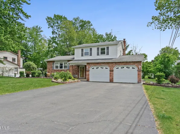 756 Hampshire Seat, Niskayuna, NY 12309
