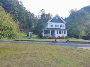 116 Daylilly Dr, Lowmansville, KY 41232
