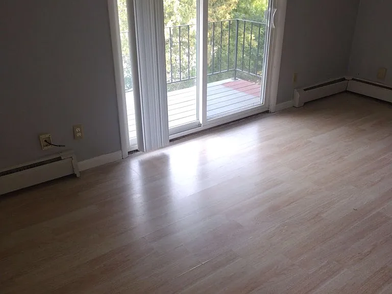 1027 Highland St #7 — Photo 4