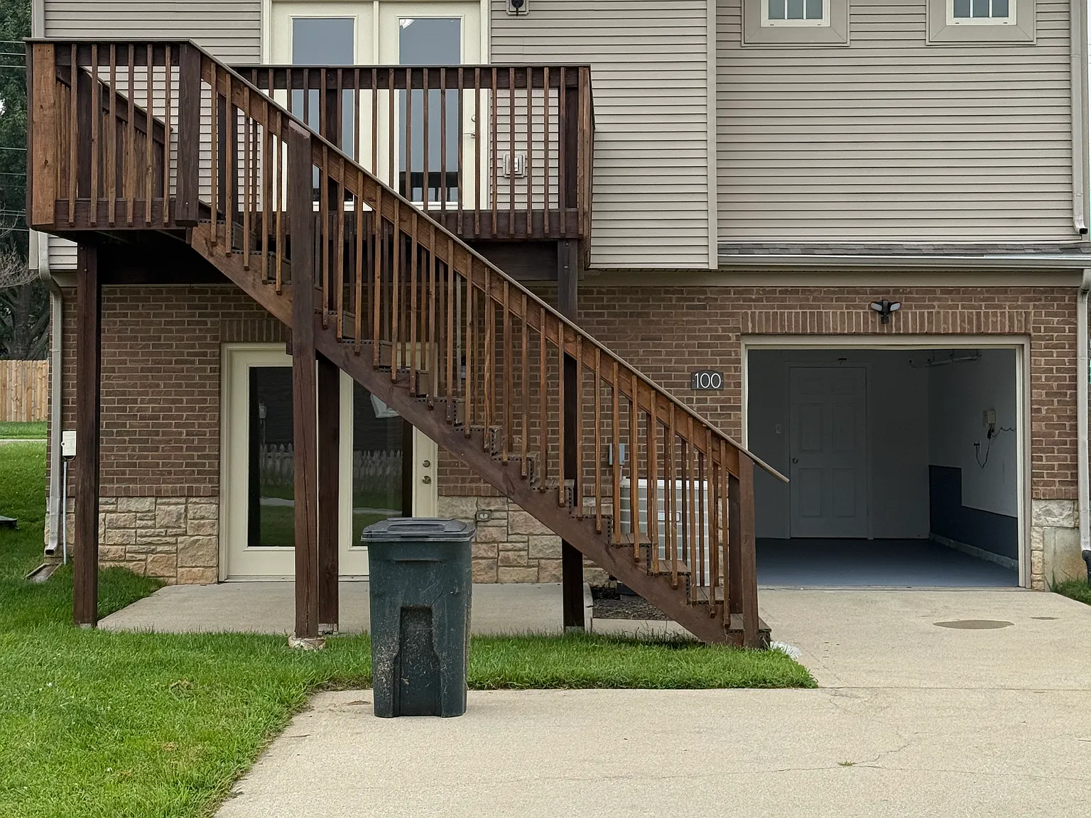 3 bed, 1348 sqft, $2,000 — Photo 4