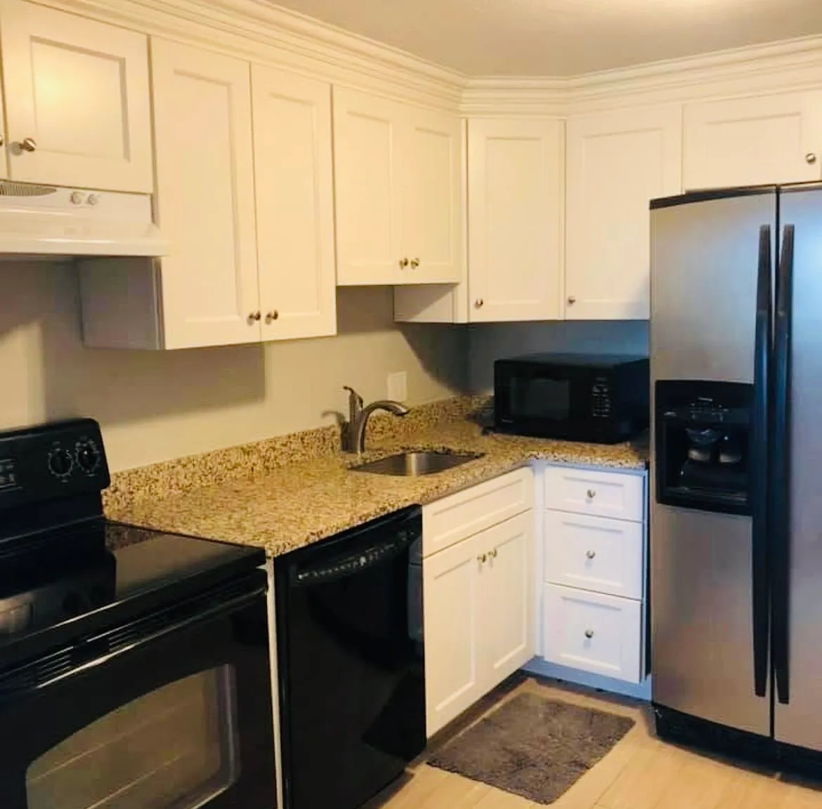 2 bed, 719 sqft, $2,200 — Photo 2