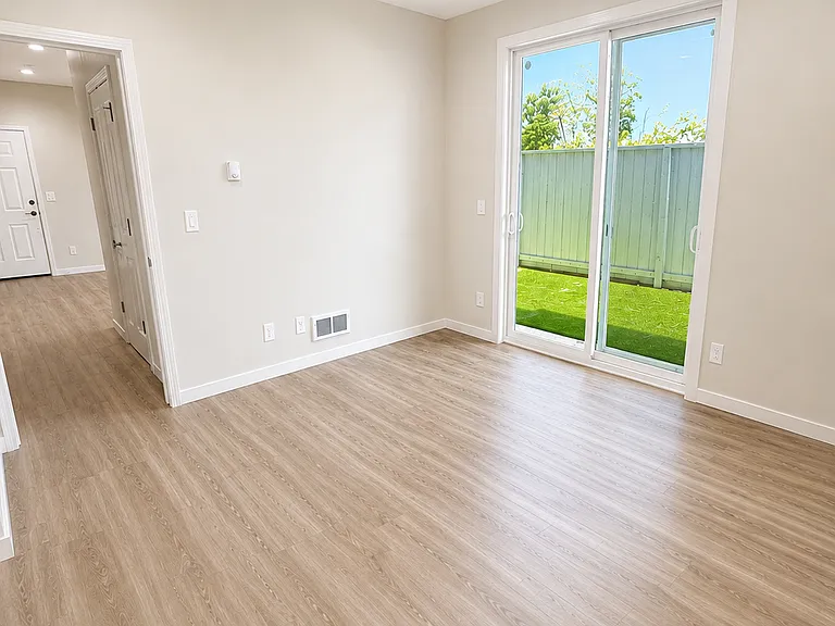 465 Cork Harbour Cir #C — Photo 8