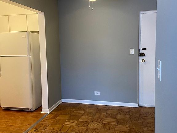 4th image of 1030 Chicago Ave APT 107