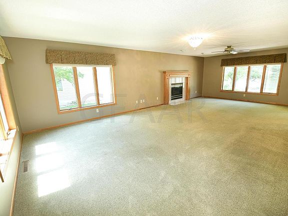 4th image of 3750 21st Ave S