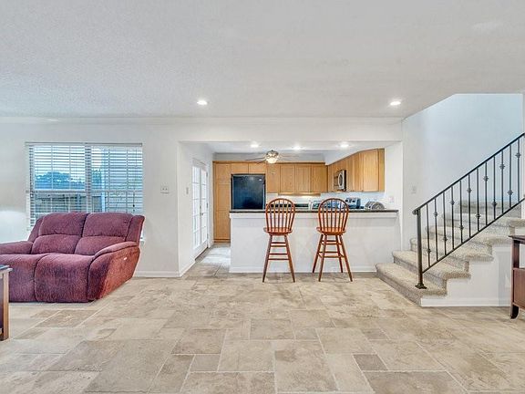 4th image of 1500 W Esplanade Ave APT 36B
