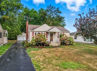 66 Concord Rd, Hermitage, PA 16148