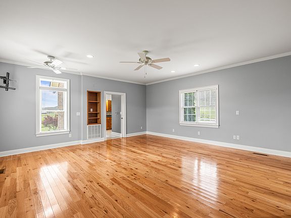 4th image of 1597 Back Berryton Rd