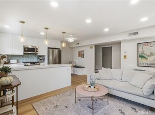 2147 N Beachwood Dr APT 4, Los Angeles, CA 90068