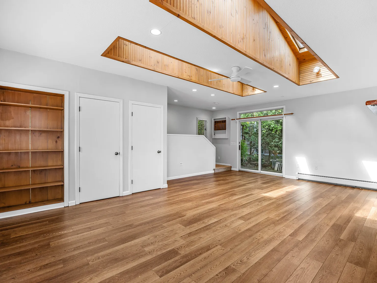 3 bed, 1.5 bath, 1761 sqft, $3,500 — Photo 3
