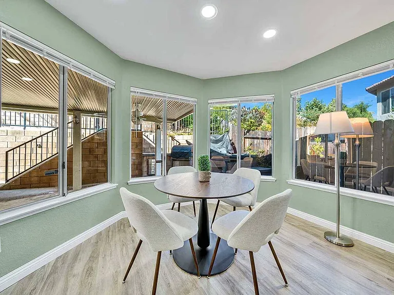 688 Black Oak Cir — Photo 10