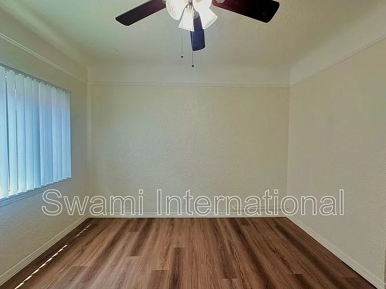 2066 Chestnut Ave — Photo 35