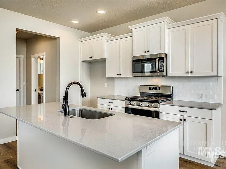 3068 N Laughridge Ave — Photo 9