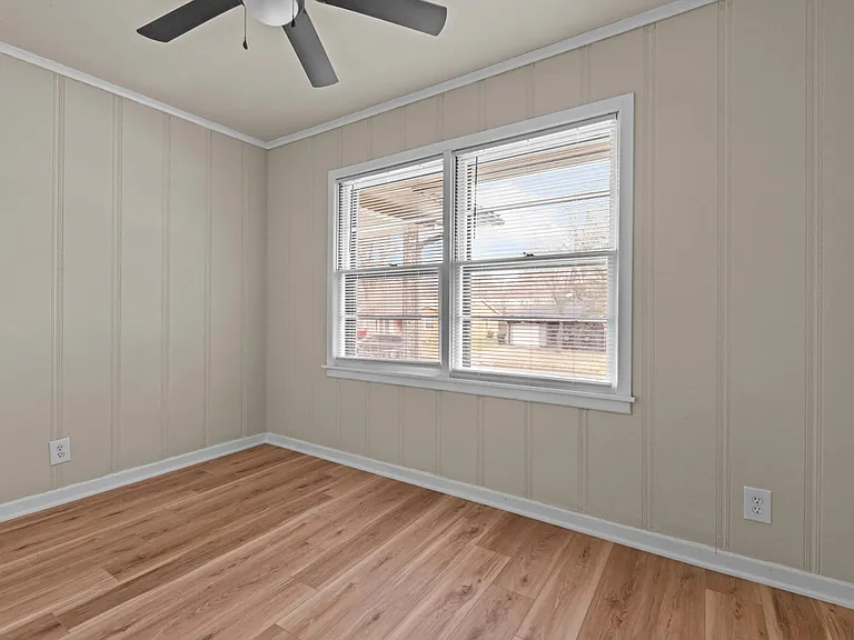 2335 Pleasant Dr — Photo 17
