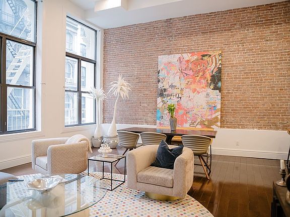 5th image of 82 Franklin St APT 2