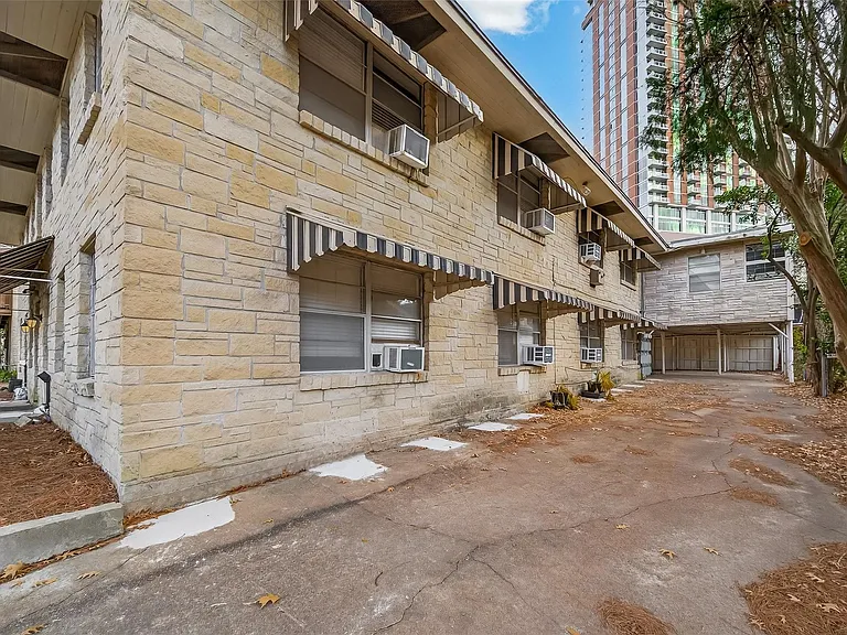 2021 Southgate Blvd #6 — Photo 25