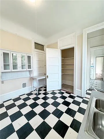 1 bed, 1.0 bath, 755 sqft, $1,700 — Photo 3