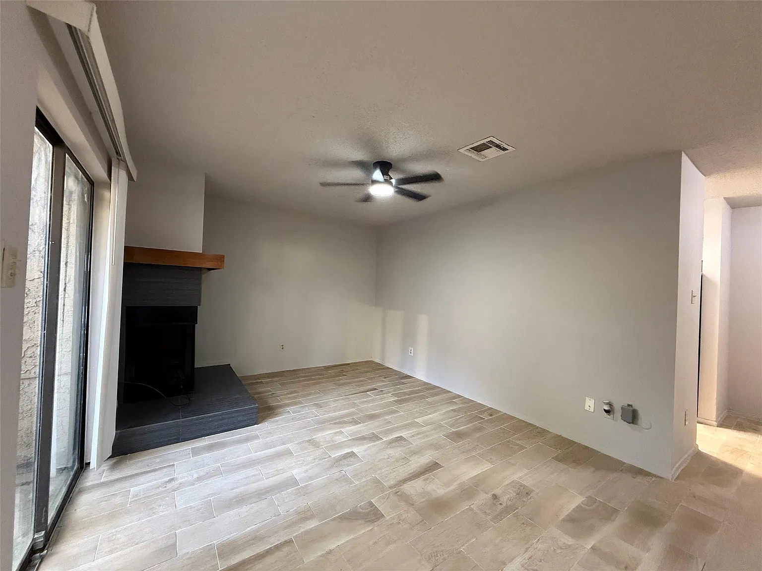 2 bed, 1.5 bath, 1148 sqft, $1,450 — Photo 2