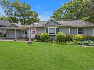 2 Vine Ln, East Northport, NY 11731
