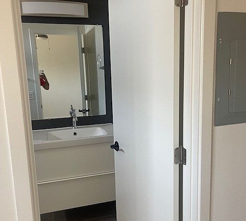 4th image of 14153 Victory Blvd #215