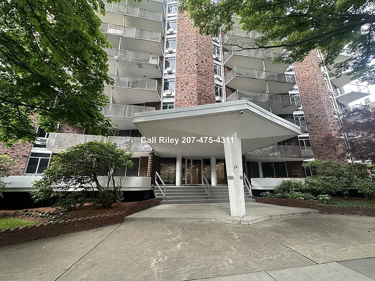 19 Winchester St #208 — Photo 16