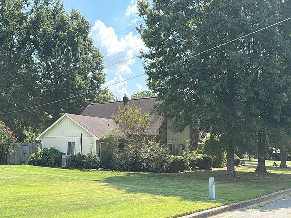 3rd image of 1503 Margo St
