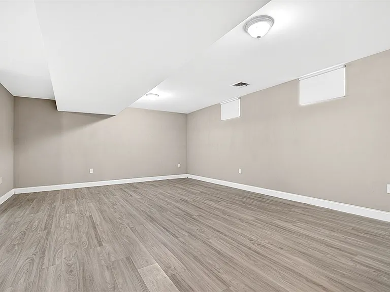 24 Crest Ave #1 — Photo 17