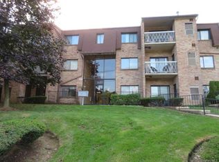 313 Kennedy Dr #313, Spring Valley, NY 10977