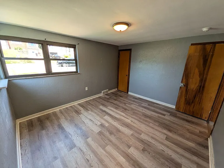 960 Agnew Rd — Photo 32