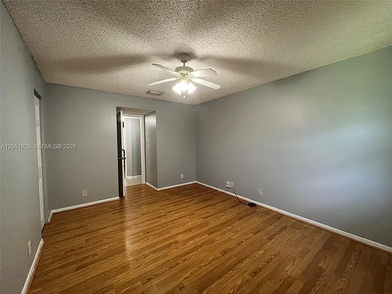 2740 Forest Hills Blvd #202 — Photo 20