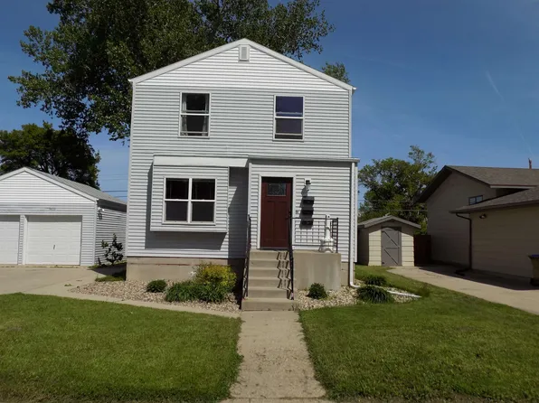 1431 1st St SE, Minot, ND 58701