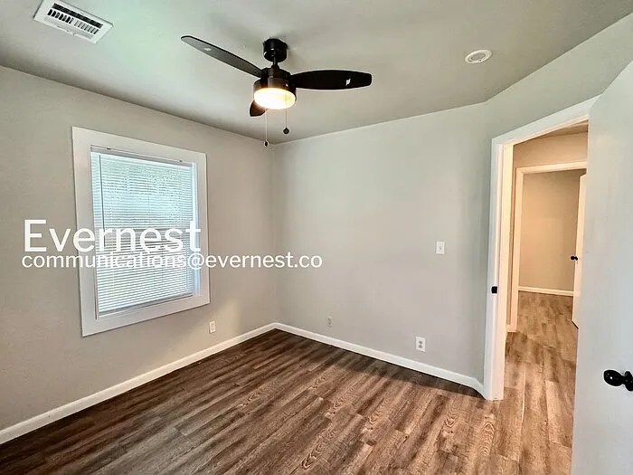 802 N Birch St — Photo 16