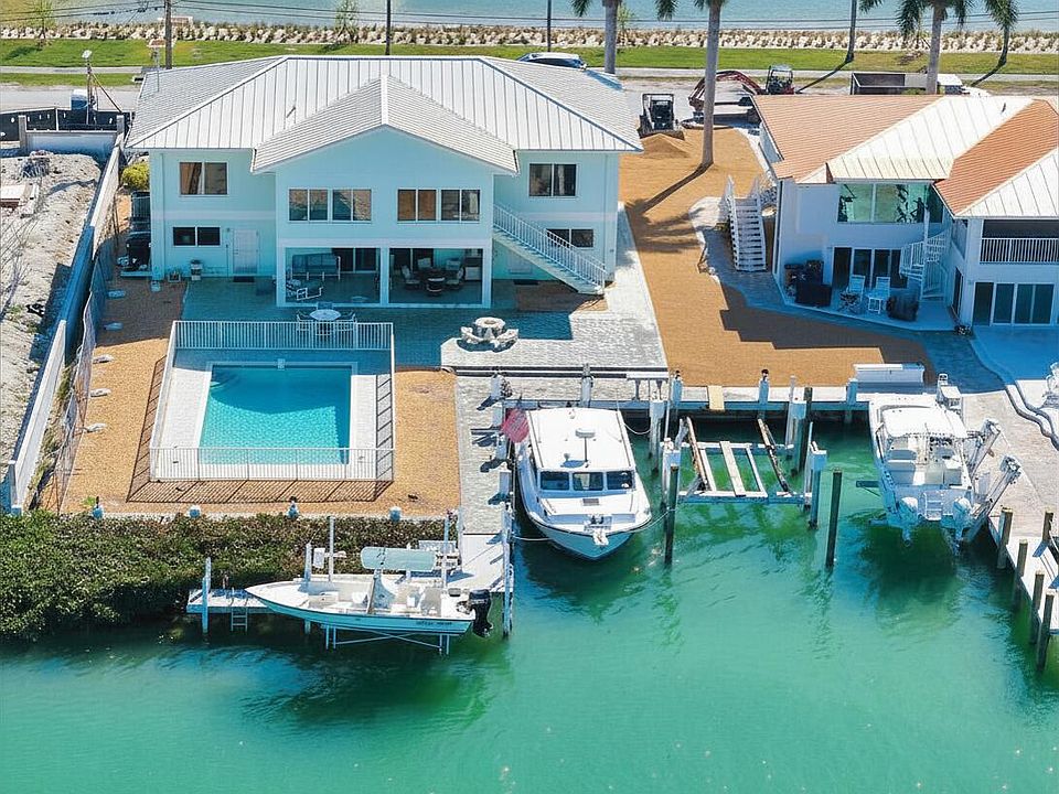 1st image of 900 Shelter Bay Dr