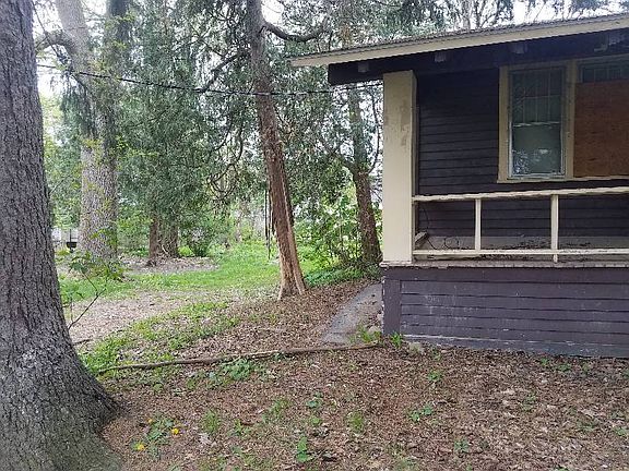 2nd image of 219 Crippen Ave
