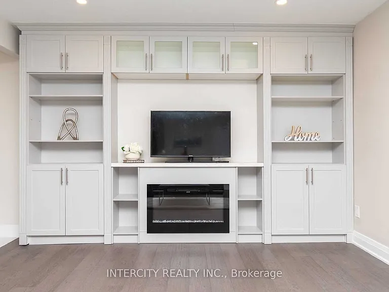 781 Drury Ln — Photo 9