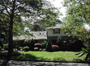 41 Rancher Pl, Huntington, NY 11743