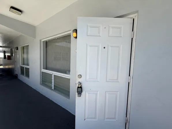 915 NE 8th St APT 104, Hallandale, FL 33009