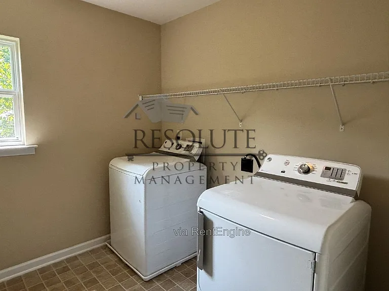 4 Spicewood Ct — Photo 15