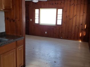 828 Hawthorne Ave, Wood River, IL 62095