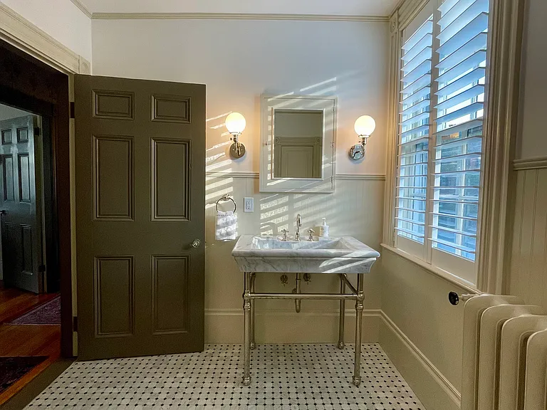24 Chestnut St #2 — Photo 26