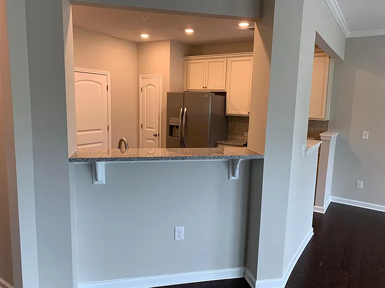 1214 Foxcroft Ln — Photo 2