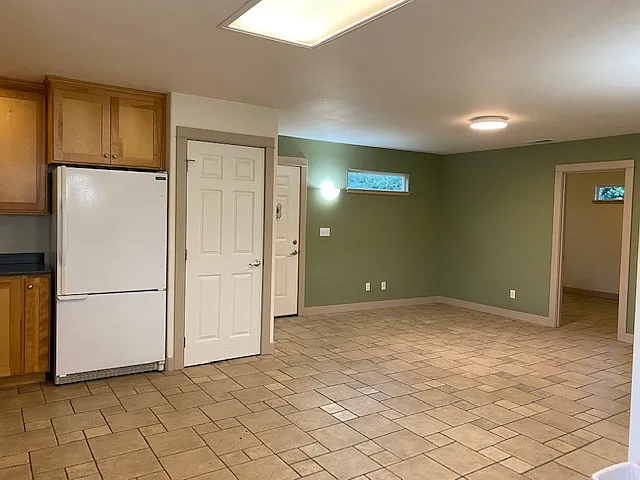 1245A Spear Ave — Photo 4